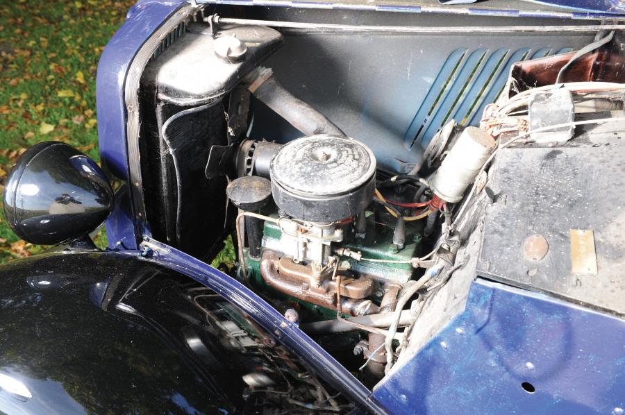  Ford Model Y Saloon 1932 года  (фото 3 из 6)